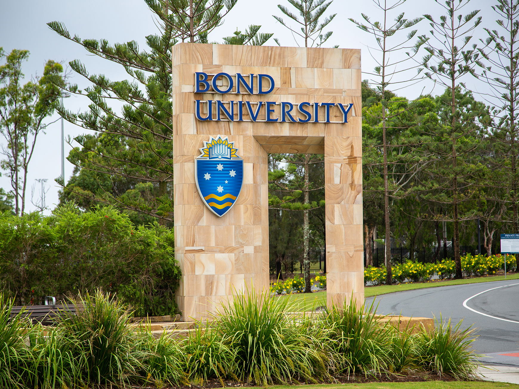 Bond Uni Jobs on AcademicJobs