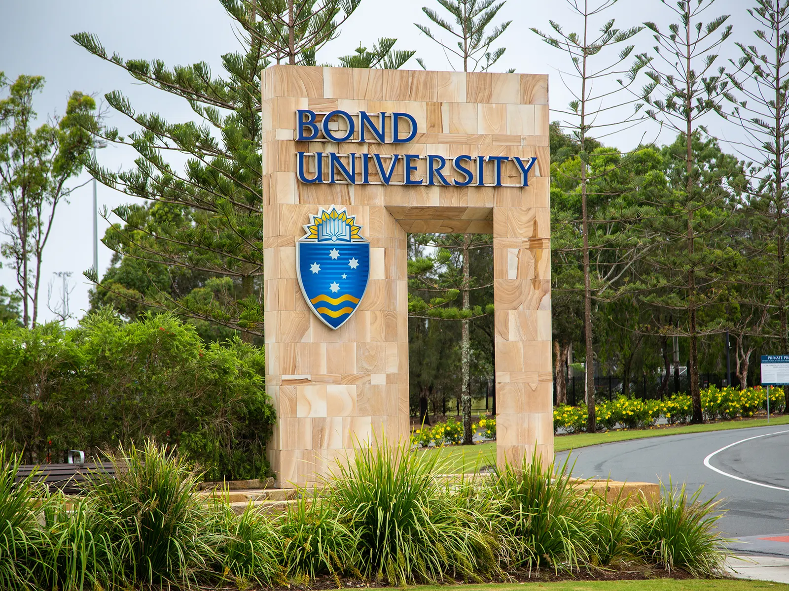 Bond Uni Jobs on AcademicJobs